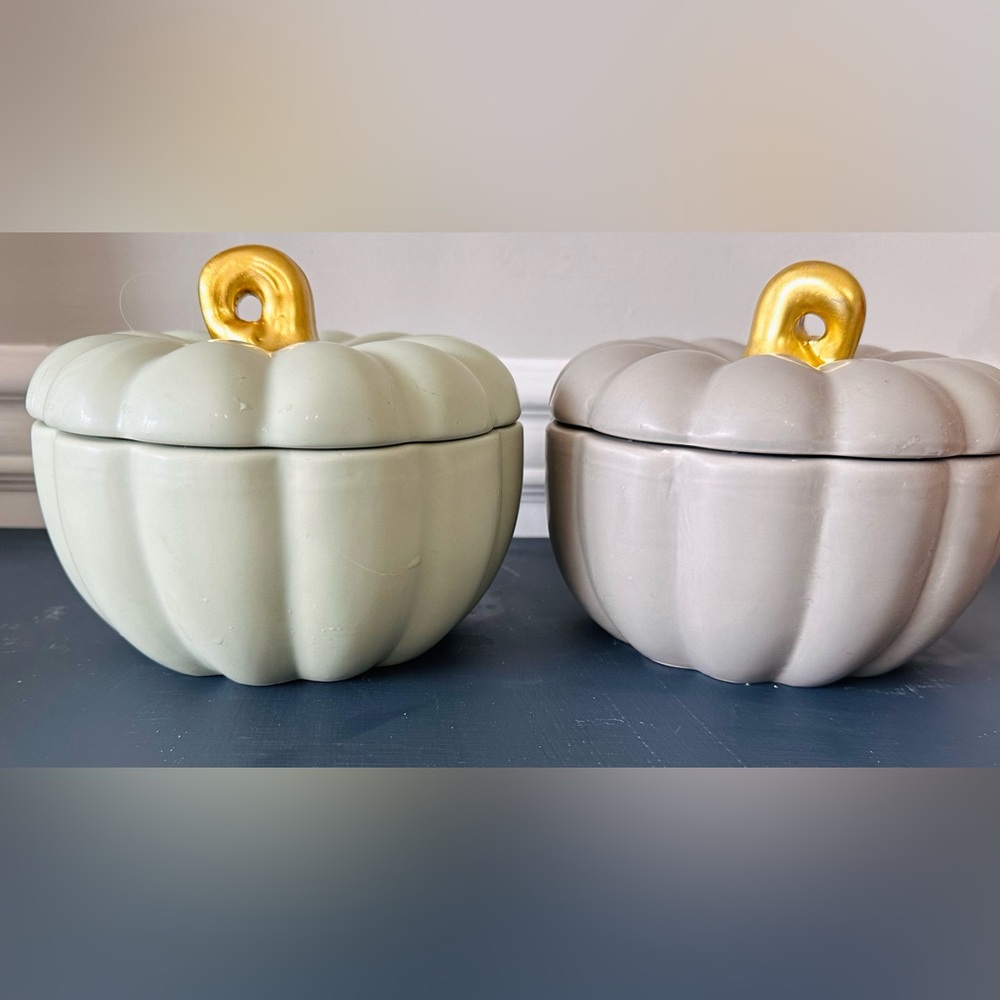 2 Ceramic Fall Pumpkins w/Lid